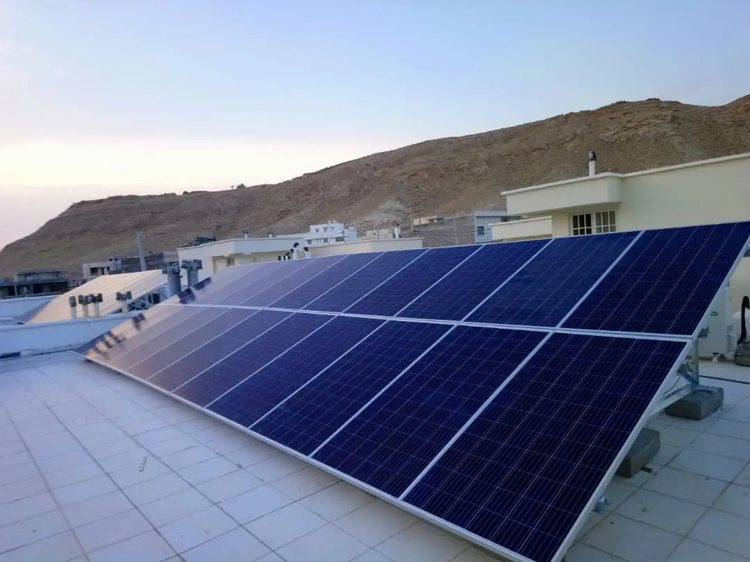 نیروگاه خورشیدی شرکت یکتا انرژی لار